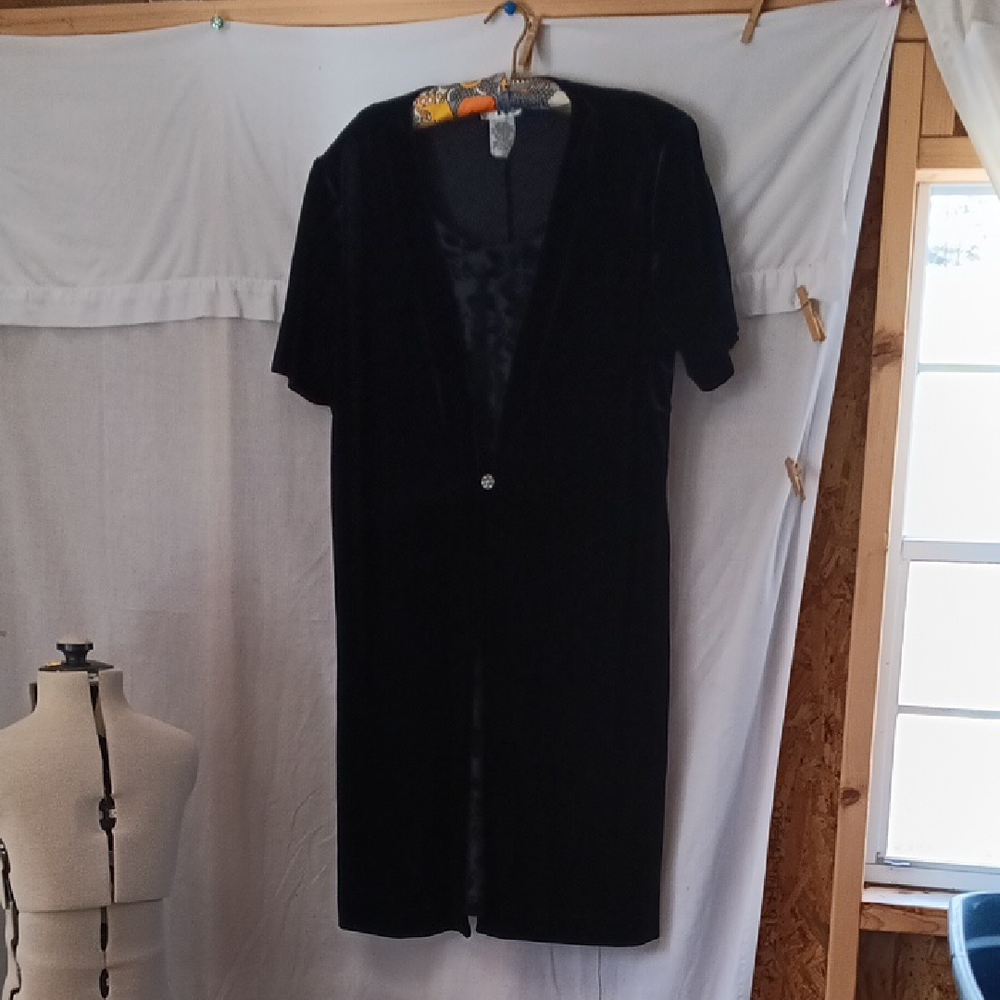 Studio Black Velvet Women's Dress Robe
